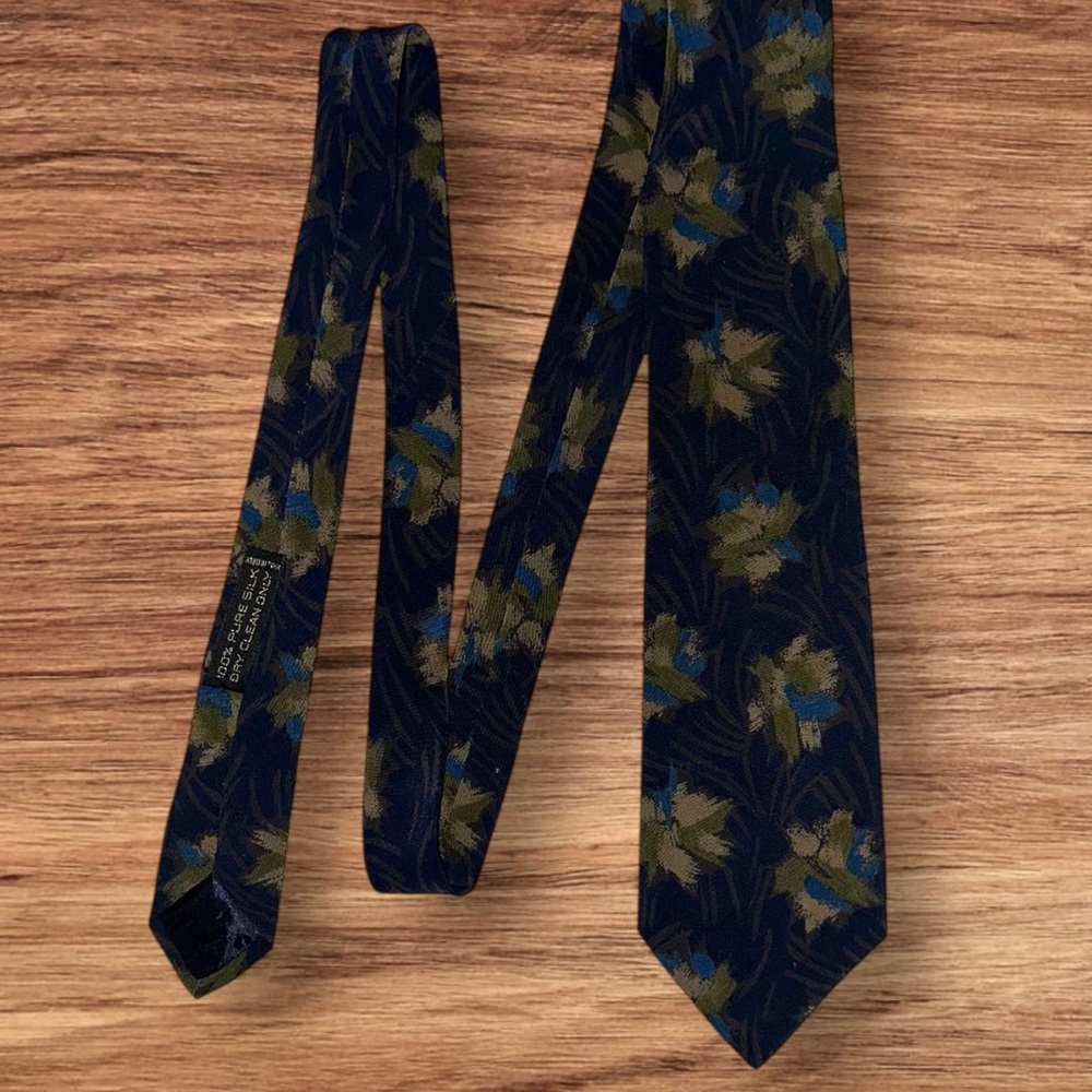 Giorgio Armani Men’s Tie Bundle (3) 100% Silk Made in Italy Classic Neckties - Picture 4 of 9